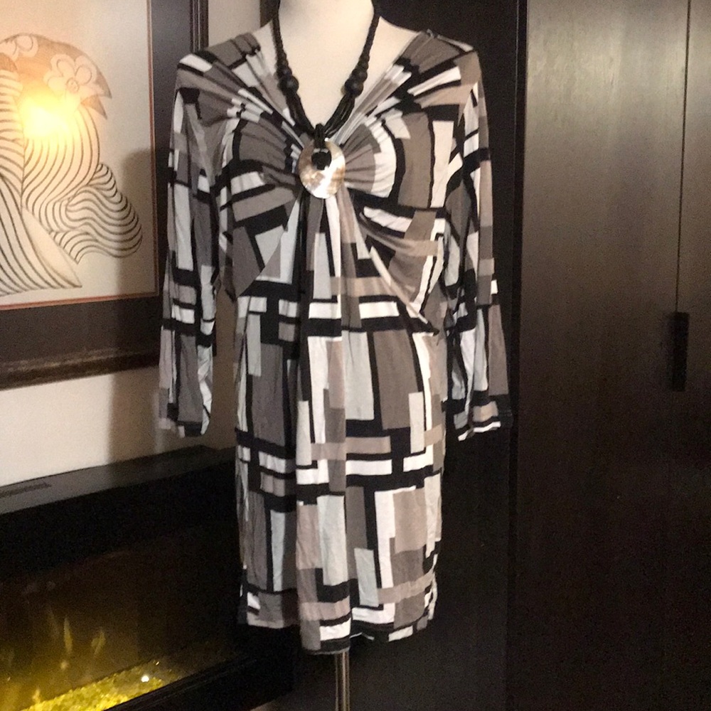 Ellos Feminine and Versatile Top